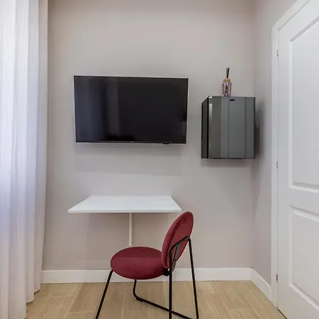 Domus Carducci 13 Pensjonat 4*